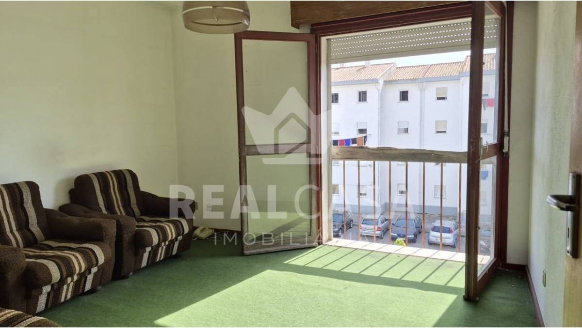 Apartamento T3 no 2.º andar